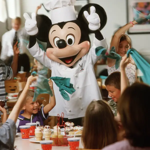 5 Fun-filled Disney World Character Dining Experiences That Don't Require Theme Park Admission 2