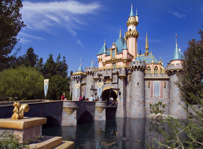 What Discounts are Currently Available at Disneyland? 1