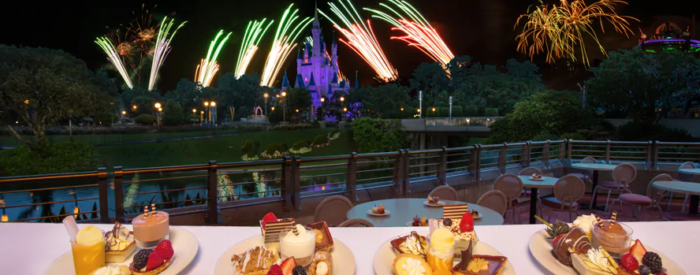 What Holiday Dessert Parties are Offered at Walt Disney World? 2