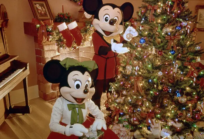6 Ways To Surprise Your Family With a Disney Vacation This Christmas 1