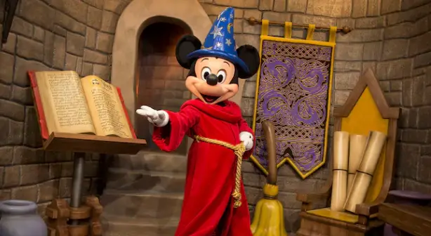 8 Characters You Can Only Meet at Hollywood Studios 8