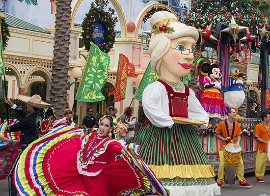 8 Must Dos for Those Visiting Disneyland This Holiday Season 3