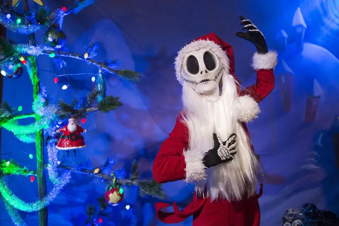 7 Must-Do Meet and Greets at Mickey's Very Merry Christmas Party 1