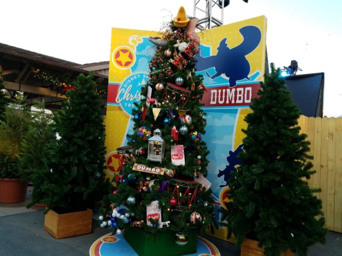 25 Disney World Holiday Fun Facts to Celebrate 25 Days Until Christmas.  1