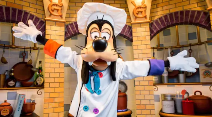 What Character Meals are at Disneyland? 4